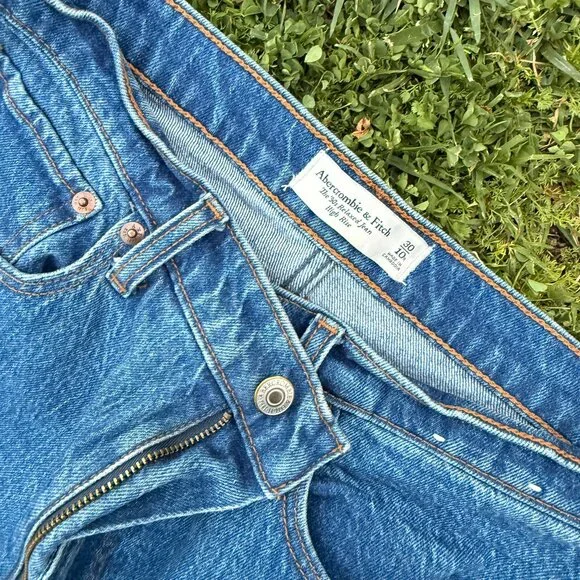Abercrombie & Fitch 90s Relaxed Jean High Waisted Size 30 - Picture 2 of 2